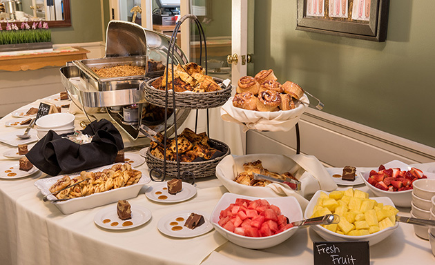 Sunday Brunch in the Lakes Region | Steele Hill Resorts