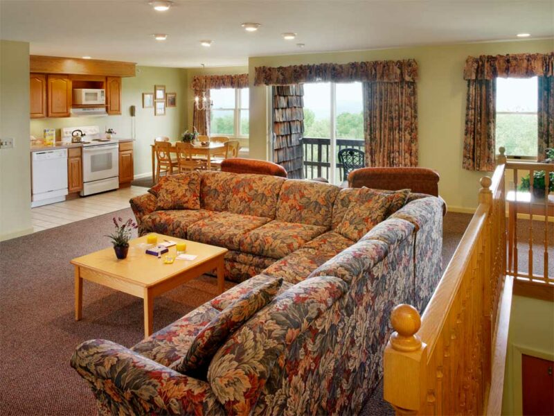 The 2 bedroom suites at Steele Hill East offer tons of space to enjoy your vacation